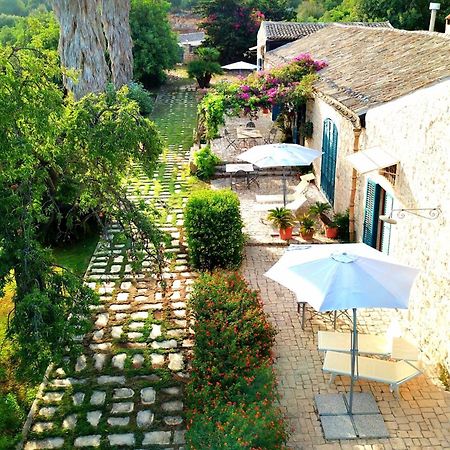 Case Brizza Casale Zappulla Exterior photo