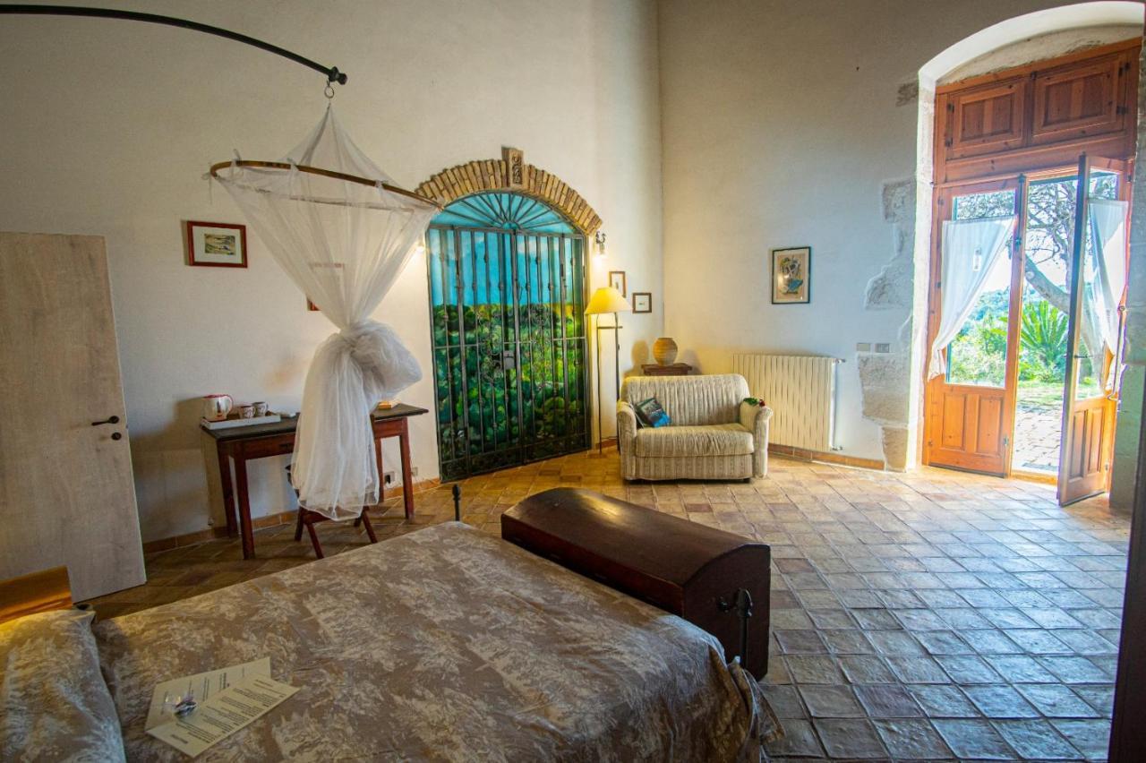 Case Brizza Casale Zappulla Exterior photo